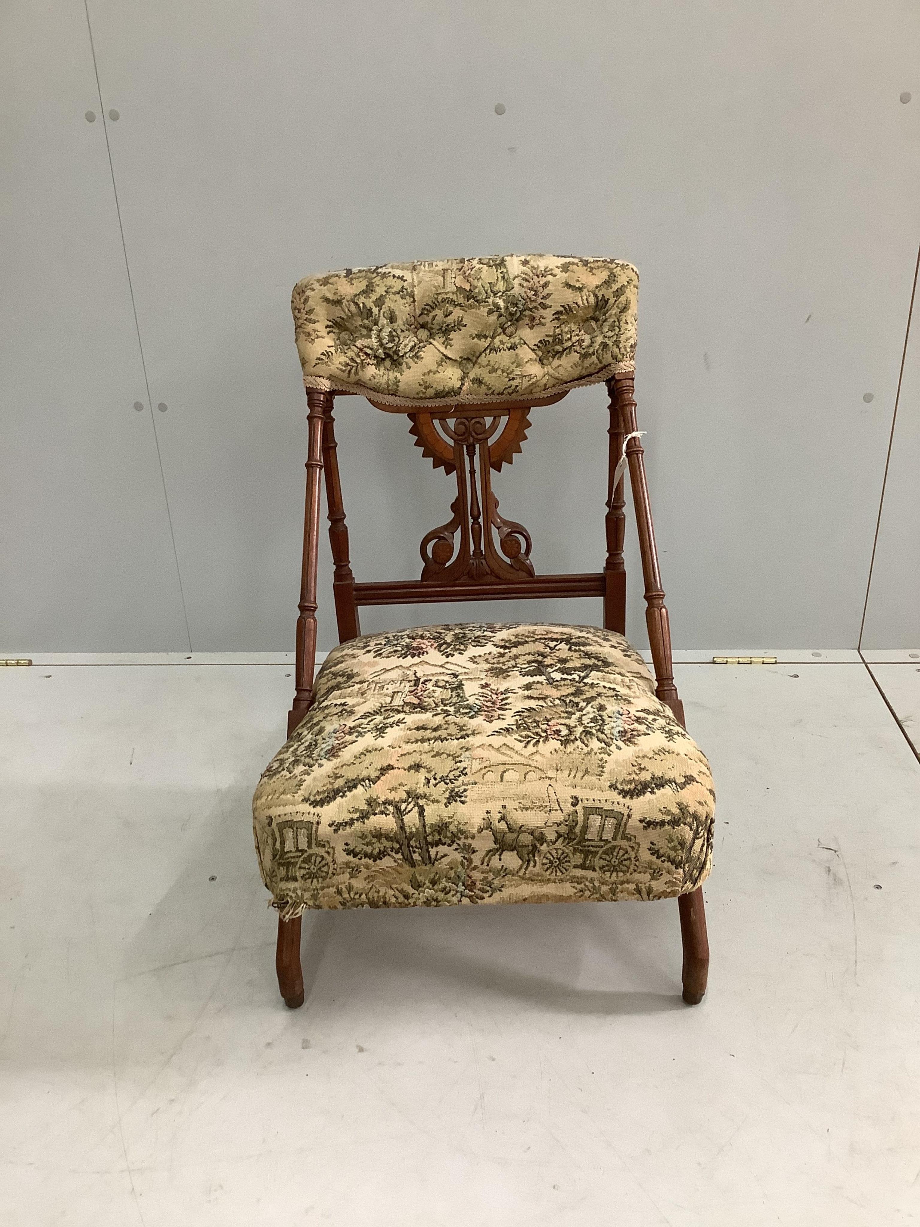 A Victorian walnut side chair, width 47cm, depth 48cm, height 76cm. Condition - fair